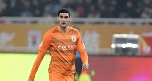 Galatasaray'ın gözdesi 8 dakikada 3 kafa golü attı