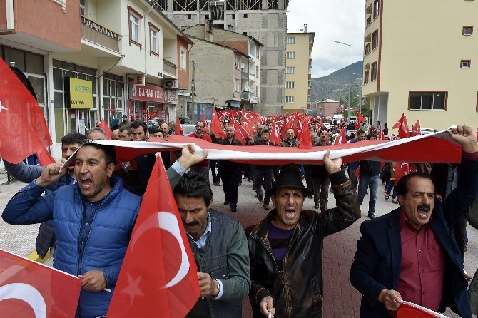 Torul’da Şehitlere Saygı Ve Teröre Karşı Birlik Yürüyüşü Gerçekleştirildi