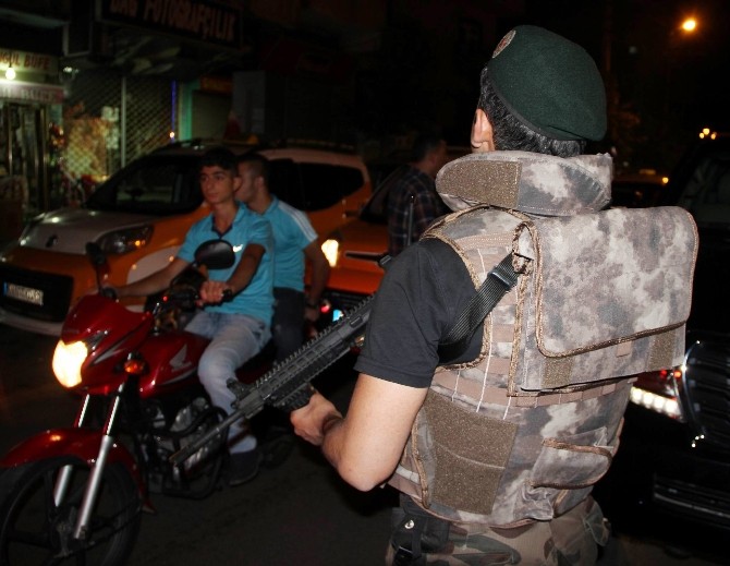 Diyarbakır’da 500 Polisle Dev Huzur Operasyonu Yapıldı